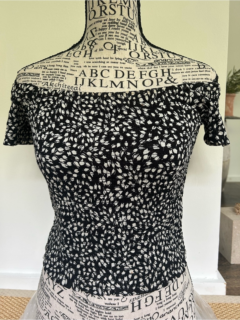 Dynamite Black & White Off-Shoulder Floral Smocked Camisole